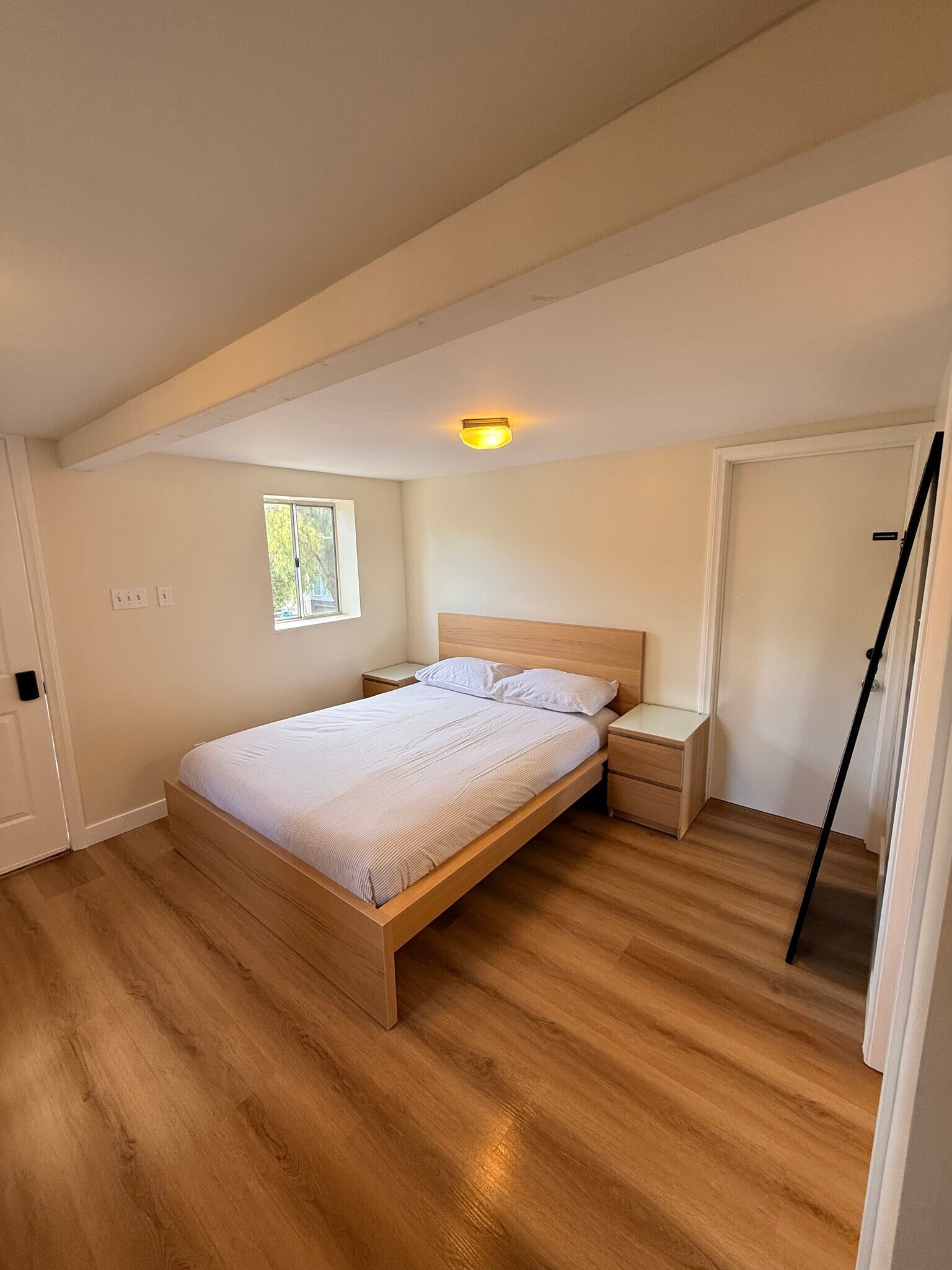 Building Photo - 1295 Foothill Dr