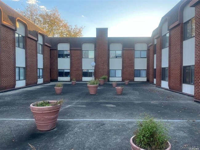 Building Photo - 140 McGlynn Pl