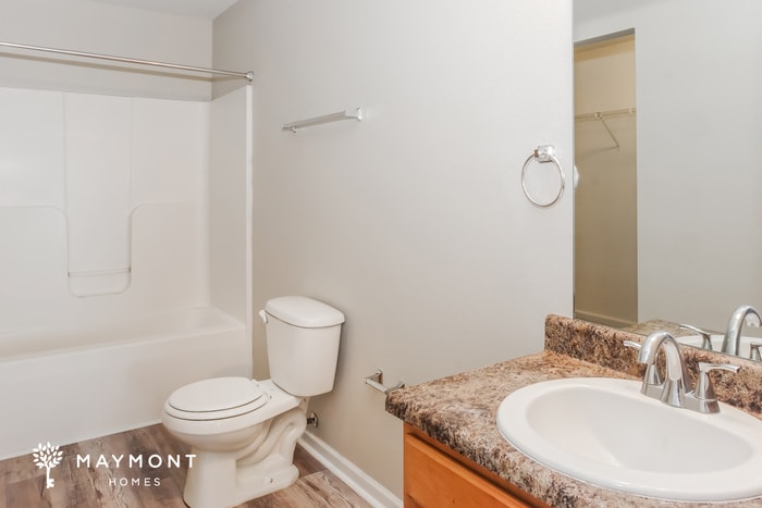 Building Photo - 130 Dormont Dr NE