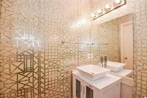 Building Photo - 8405 Wilcrest Dr