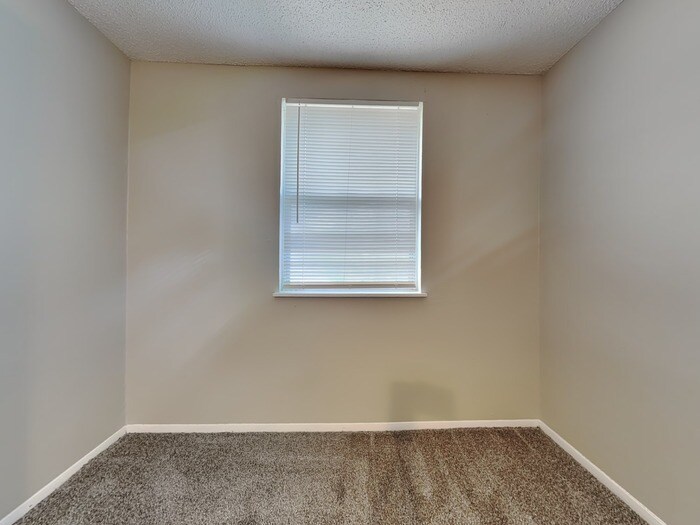 Building Photo - 11749 Kingfisher Ln E