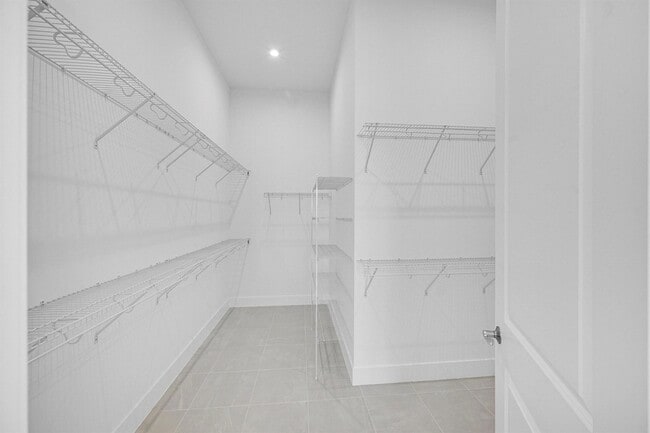 Building Photo - 13917 Vivant Dr