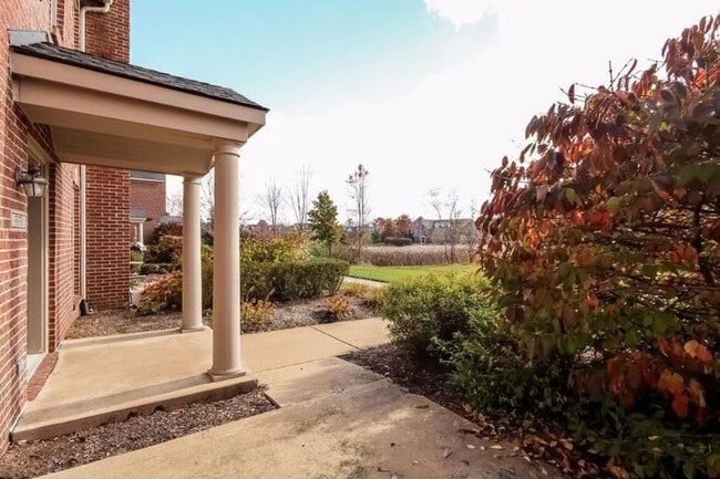 Building Photo - 3370 Endsleigh Ln
