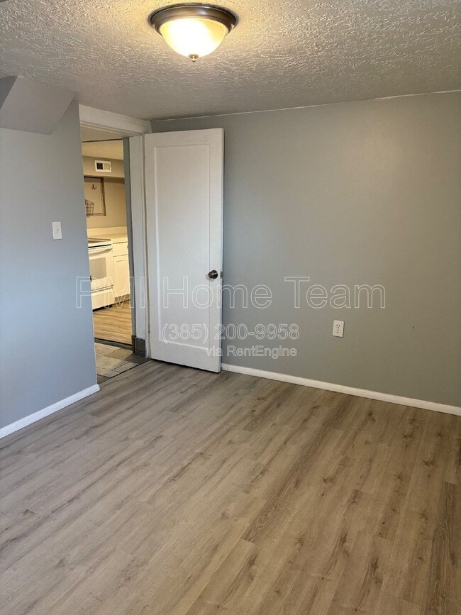 Building Photo - 168 Ross Dr