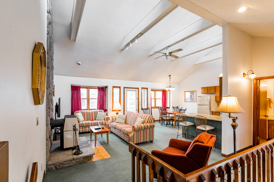 Living Area - Wolf Run Manor Townhomes