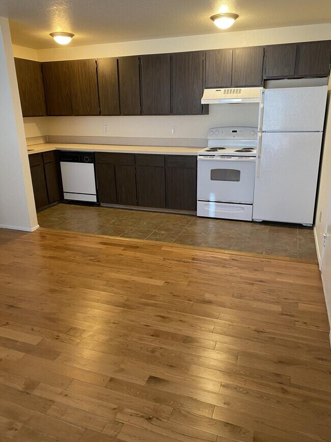 Building Photo - Bridgeview Apartments - 2 bedrooms