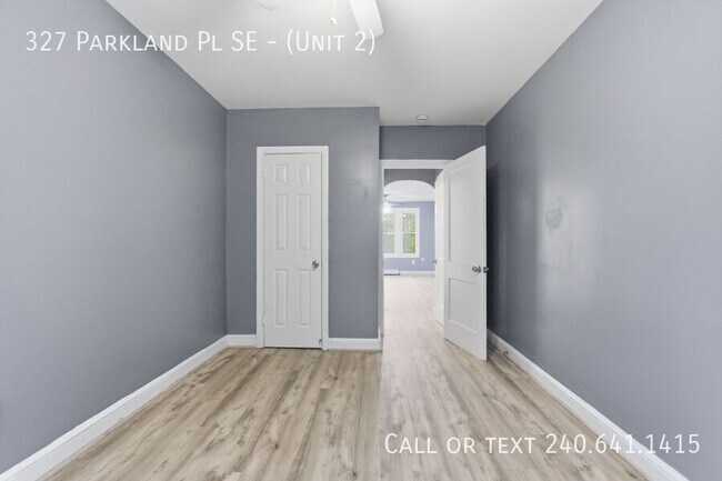 Building Photo - 327 Parkland Pl SE