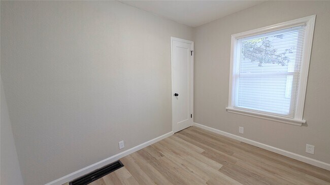 Building Photo - 9716 Lilly Jean Dr