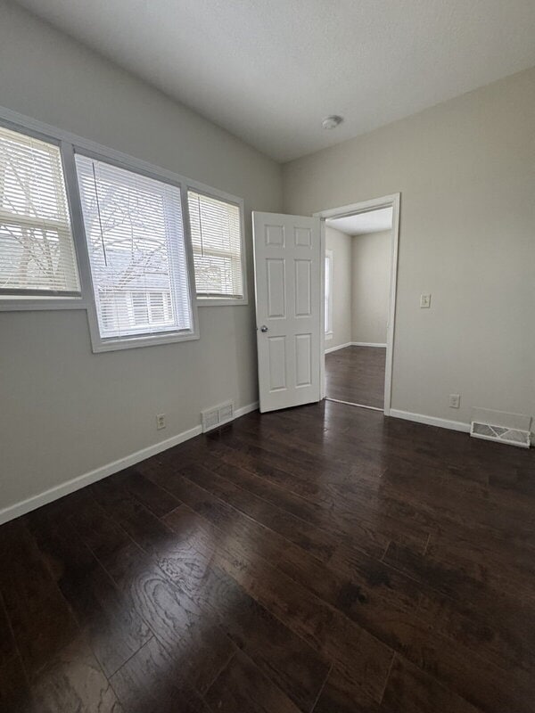 Building Photo - 714 Ovid Ave