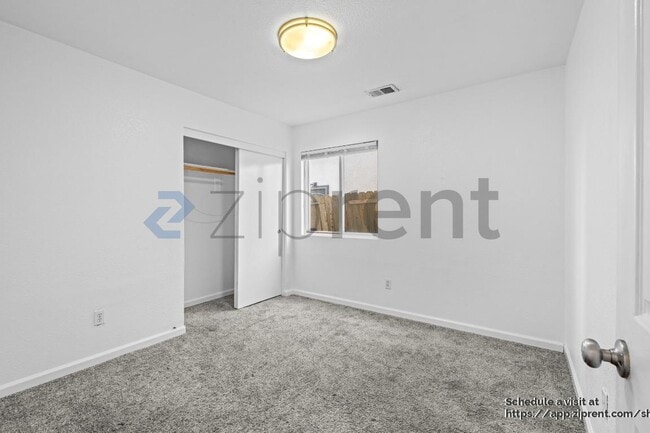 Building Photo - 8635 Lott St