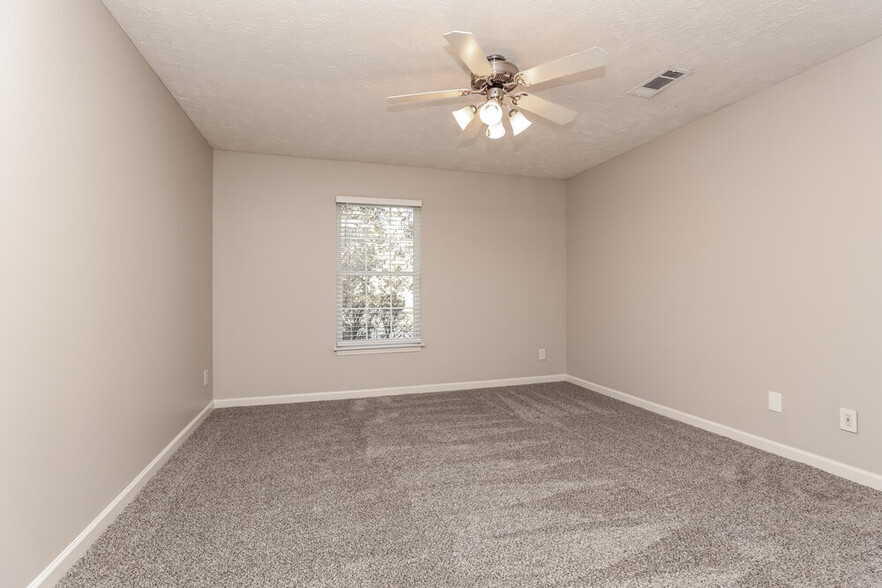 Building Photo - 149 Howard Woody Dr