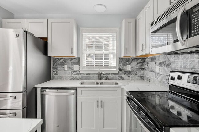 Building Photo - 11704 Park Forest Ct