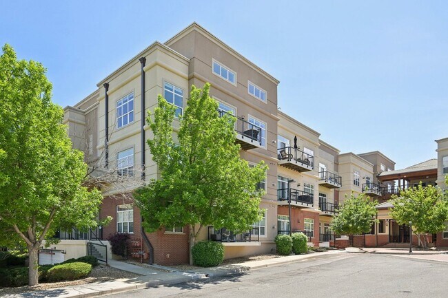 Building Photo - 5677 S Park Pl