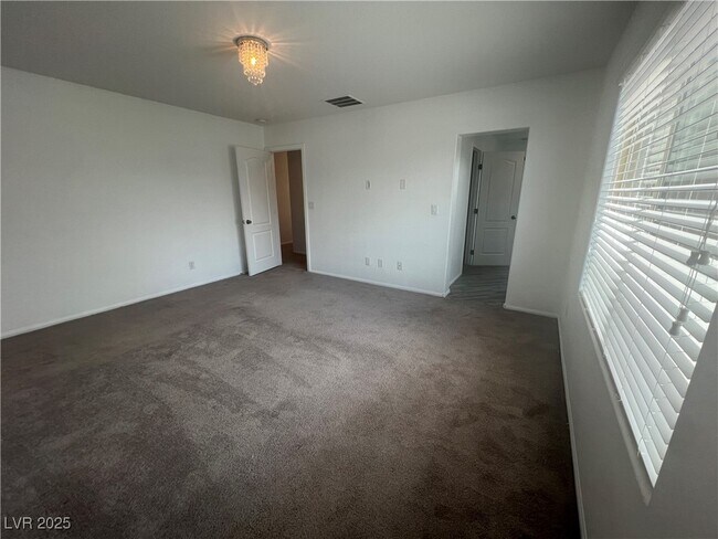 Building Photo - 909 Earth Luster Rd