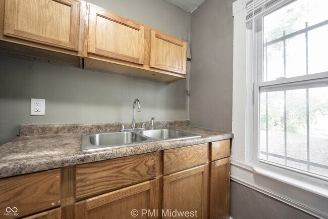 Building Photo - 1344 Burdsal Pkwy