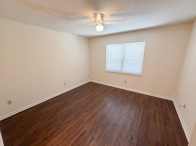 Building Photo - 314 Mobley Dr