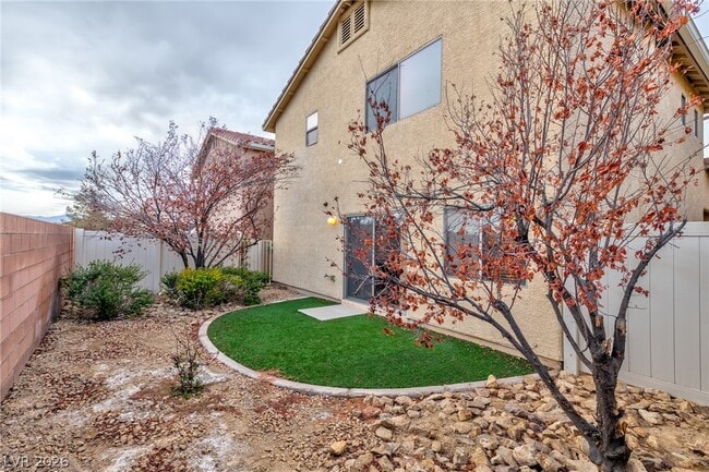 Building Photo - 5288 Judkins Dr
