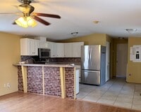 Building Photo - 498 Yolanda St