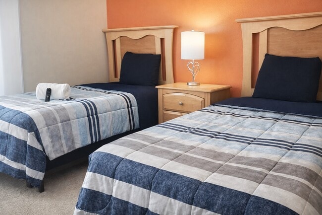 Building Photo - 525 Paloma Dr