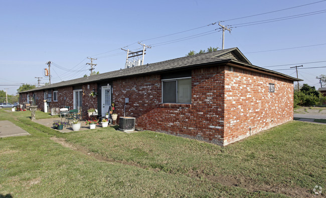 Building Photo - Hamilton Apartments