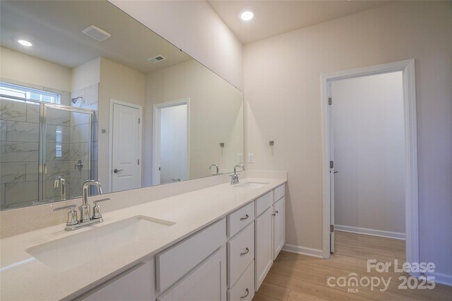 Building Photo - 1411 Caracara Ct