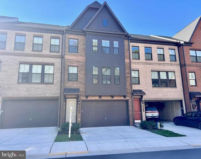 Building Photo - 3822 Rainier Dr