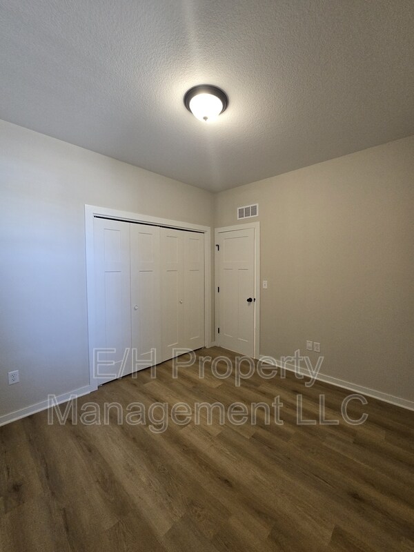Building Photo - 12195 Fennec St