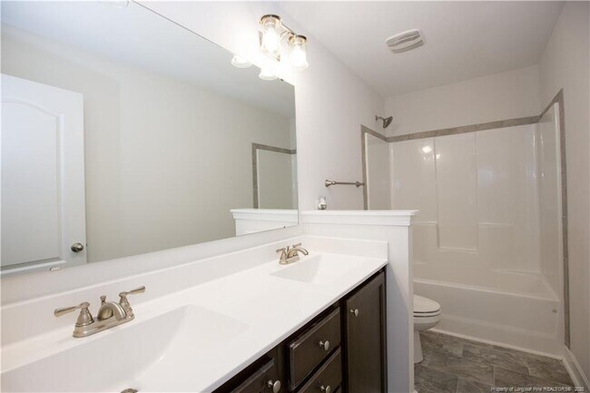 Building Photo - 1170 Camellia Dr