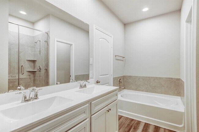 Building Photo - 9304 Colonial Bent Pl