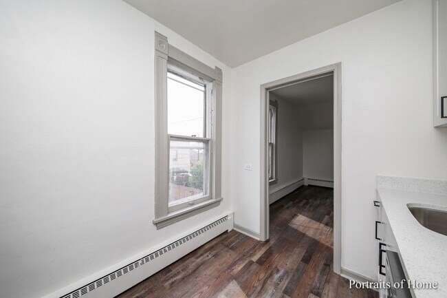 Building Photo - 2 West St