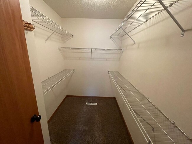 Building Photo - Pet-Friendly 3 Bed Twin Home with Patio & Garage