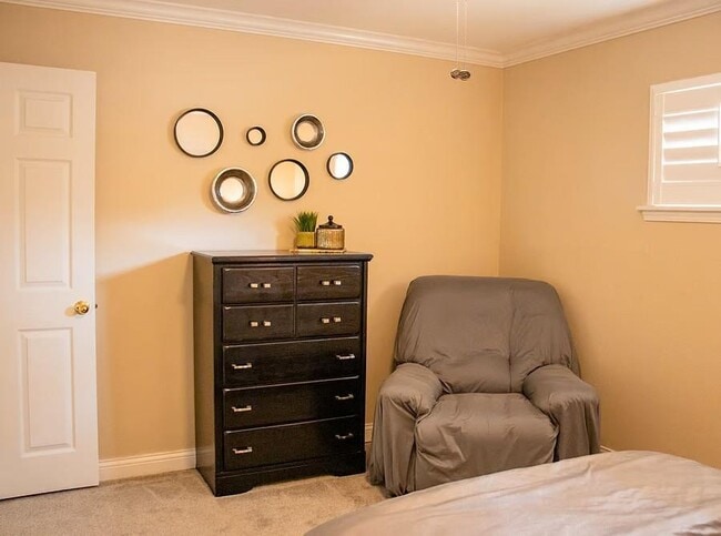 Building Photo - 14898 Dutchmans Dr