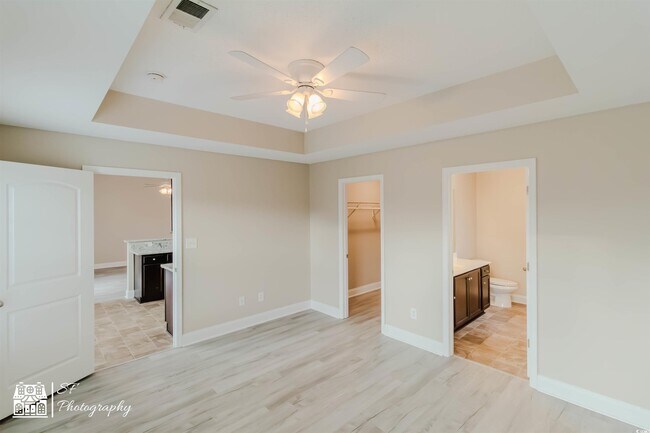 Building Photo - 246 Macarthur Dr