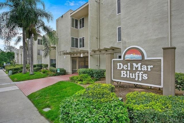 Primary Photo - 13754 Mango Dr