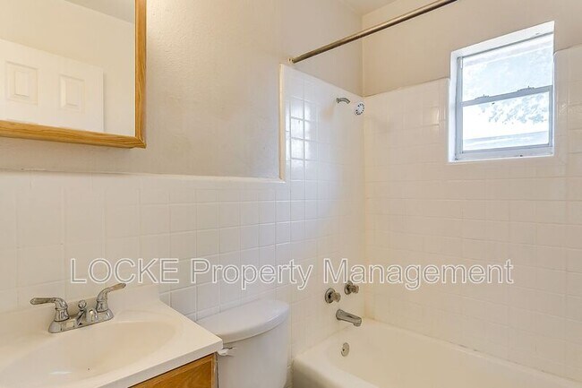 Building Photo - 3421 S University Dr