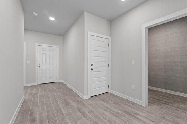 Building Photo - 228 Appleberry Ln