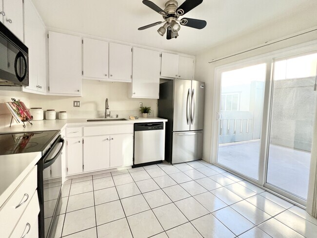 Building Photo - 6966 Park Mesa Way