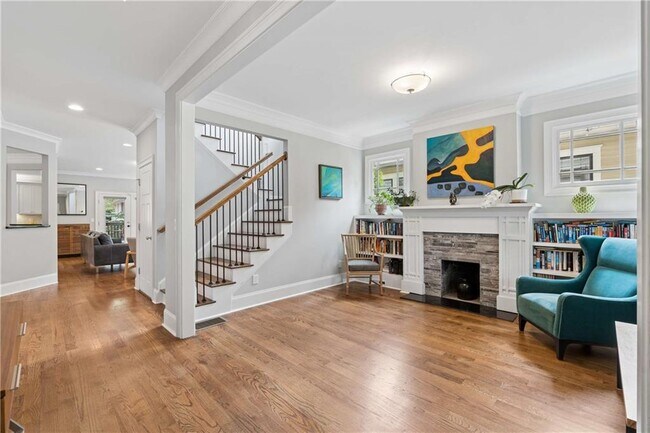 Building Photo - 355 6th St NE