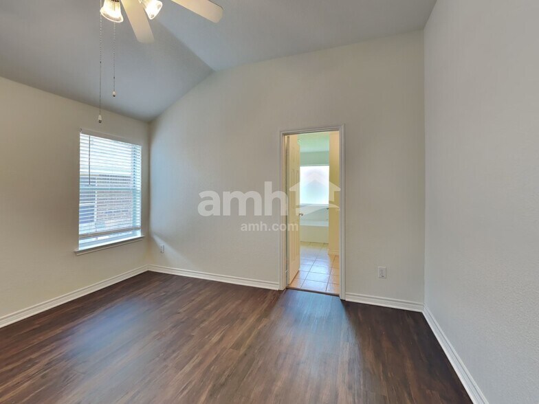 Building Photo - 9308 Marilyn Ct