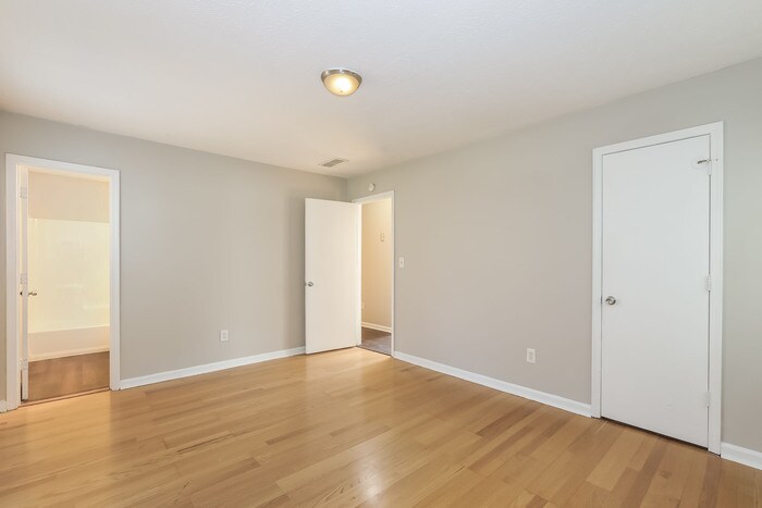 Building Photo - 4473 Fowler Ln