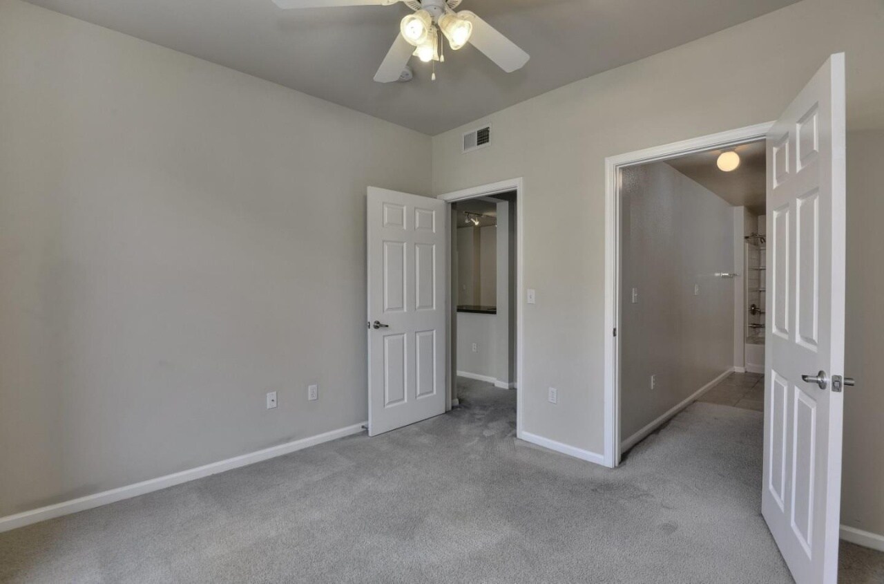 Building Photo - 1060 S 3rd St