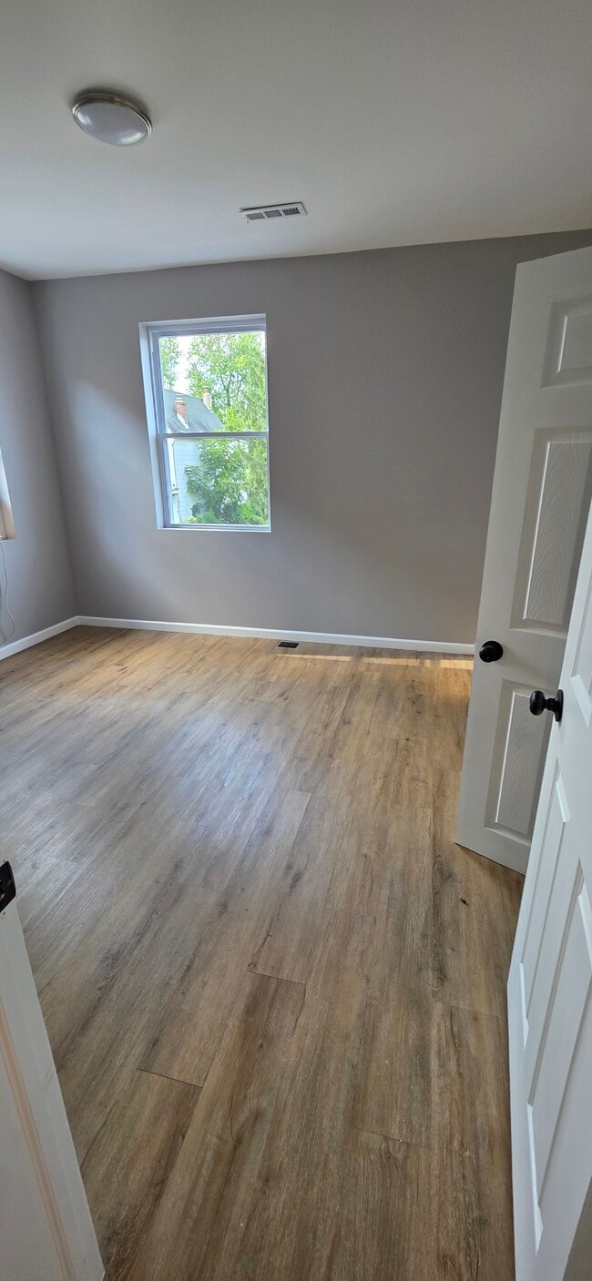 Building Photo - 629 Dumbarton Ave