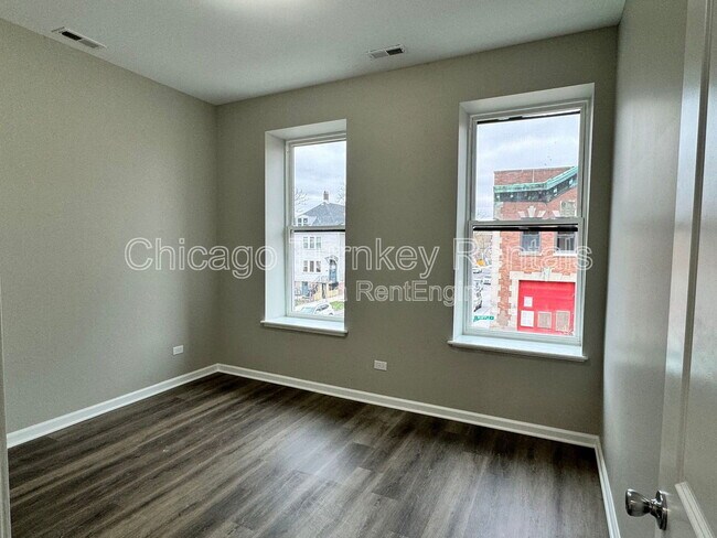 Building Photo - 2361 S Whipple St