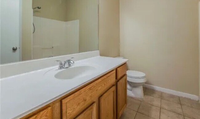 Building Photo - AVAILABLE NOW! (SECTION 8 ACCEPTED)