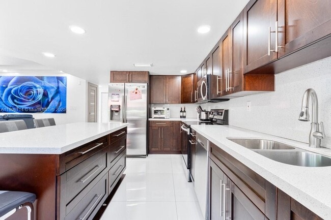 Building Photo - 9035 SW 156th Ct