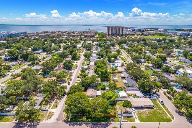 Building Photo - 4704 W Wyoming Ave