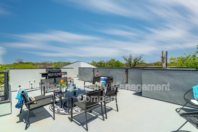 Building Photo - 719 Eleanor Ave