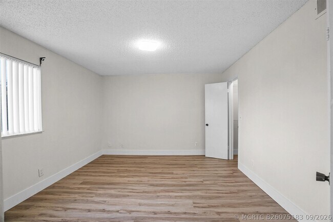 Building Photo - 12730 Vista Isles Dr