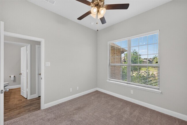 Building Photo - 2819 Diamondback Dr