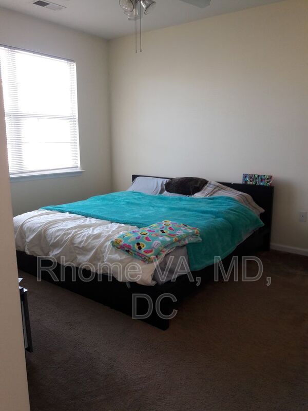Building Photo - 12949 Centre Park Cir